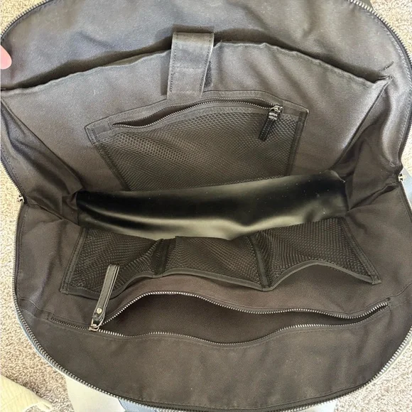 Rareform Maya Crossbody - Picture 4 of 4